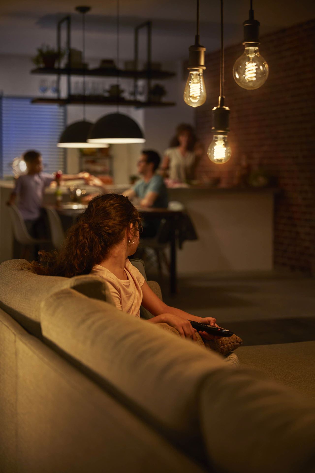 0031052_bec-led-philips-hue-vintage-bt-st64-e27-7w-white-ps03774
