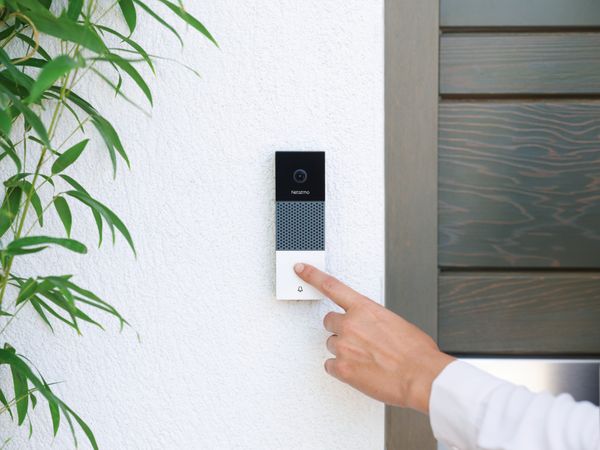 doorbell-hand-web_2_1_1_1